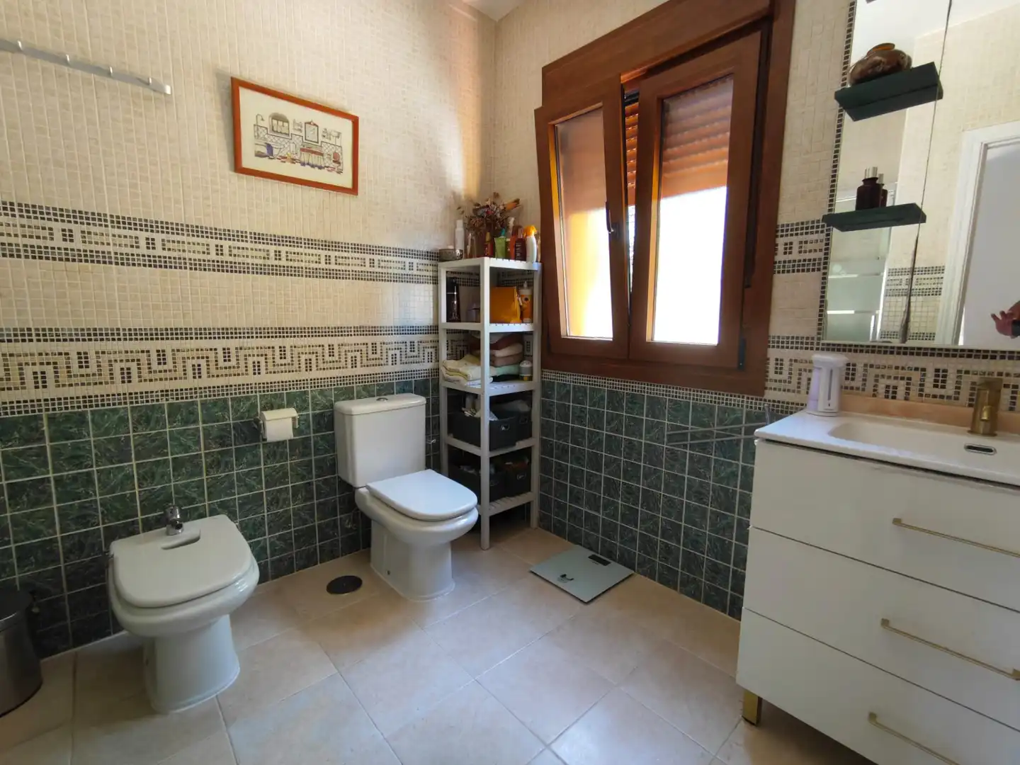 Baño de Casa o chalet en venta en Sevilla la Nueva con Aire acondicionado, Calefacción y Jardín privado
