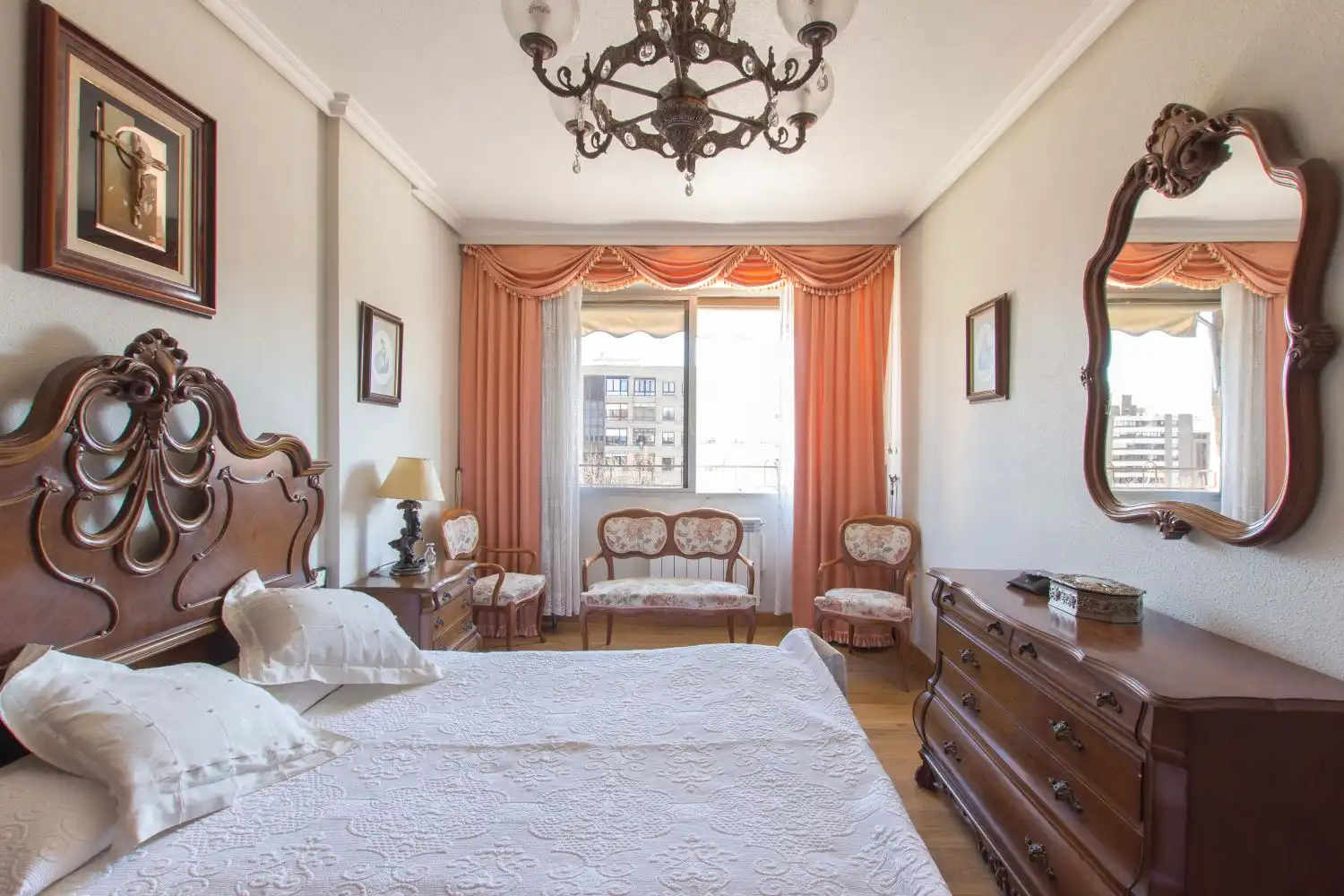 Habitación de Piso en venta en  Pamplona / Iruña con Calefacción, Trastero y Amueblado