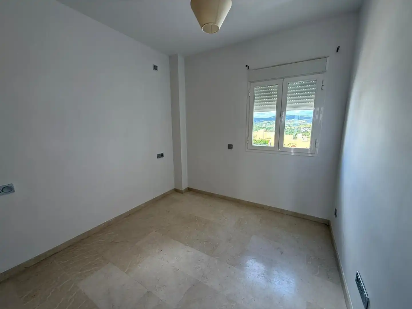 Habitación de Ático en venta en Manilva con Calefacción, Terraza y Trastero