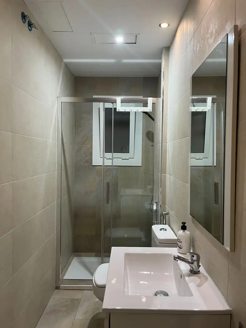 Bathroom of Flat for sale in Barcelona  with Air Conditioner, Heating and Furnished