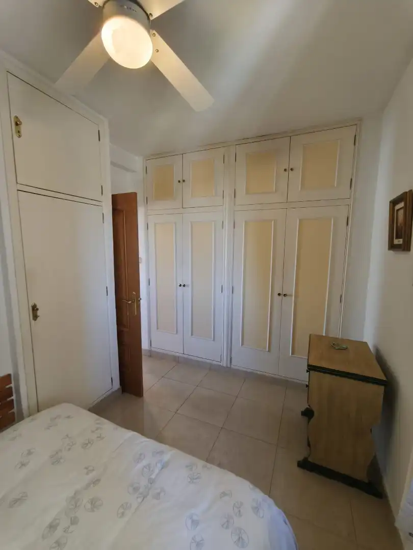 Schlafzimmer von Wohnung zur Miete in Sevilla mit Klimaanlage, Heizung und Terrasse
