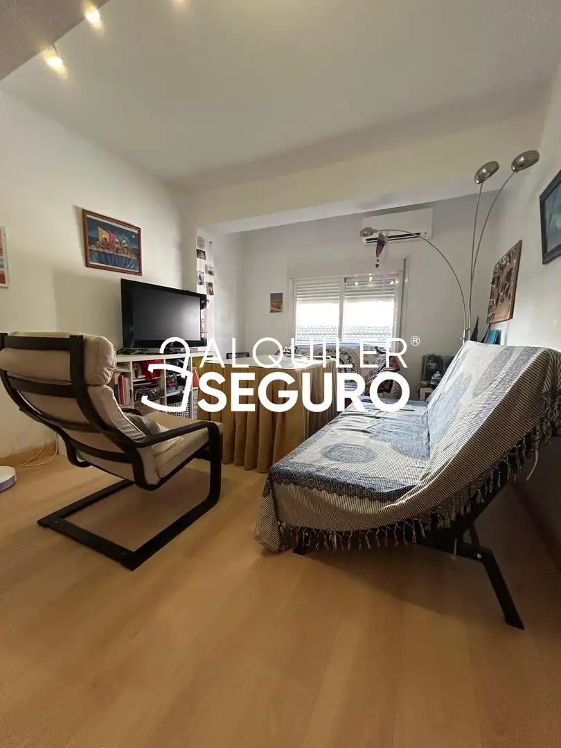 Living room of Flat for rent in  Granada Capital  with Air Conditioner, Terrace and Furnished