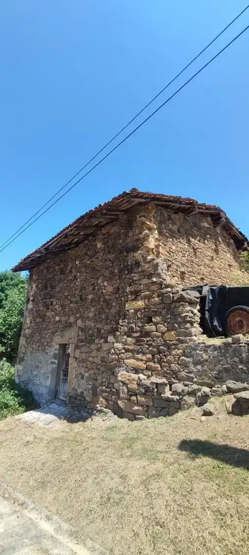 Vista exterior de Casa adosada en venda en Caso amb Balcó