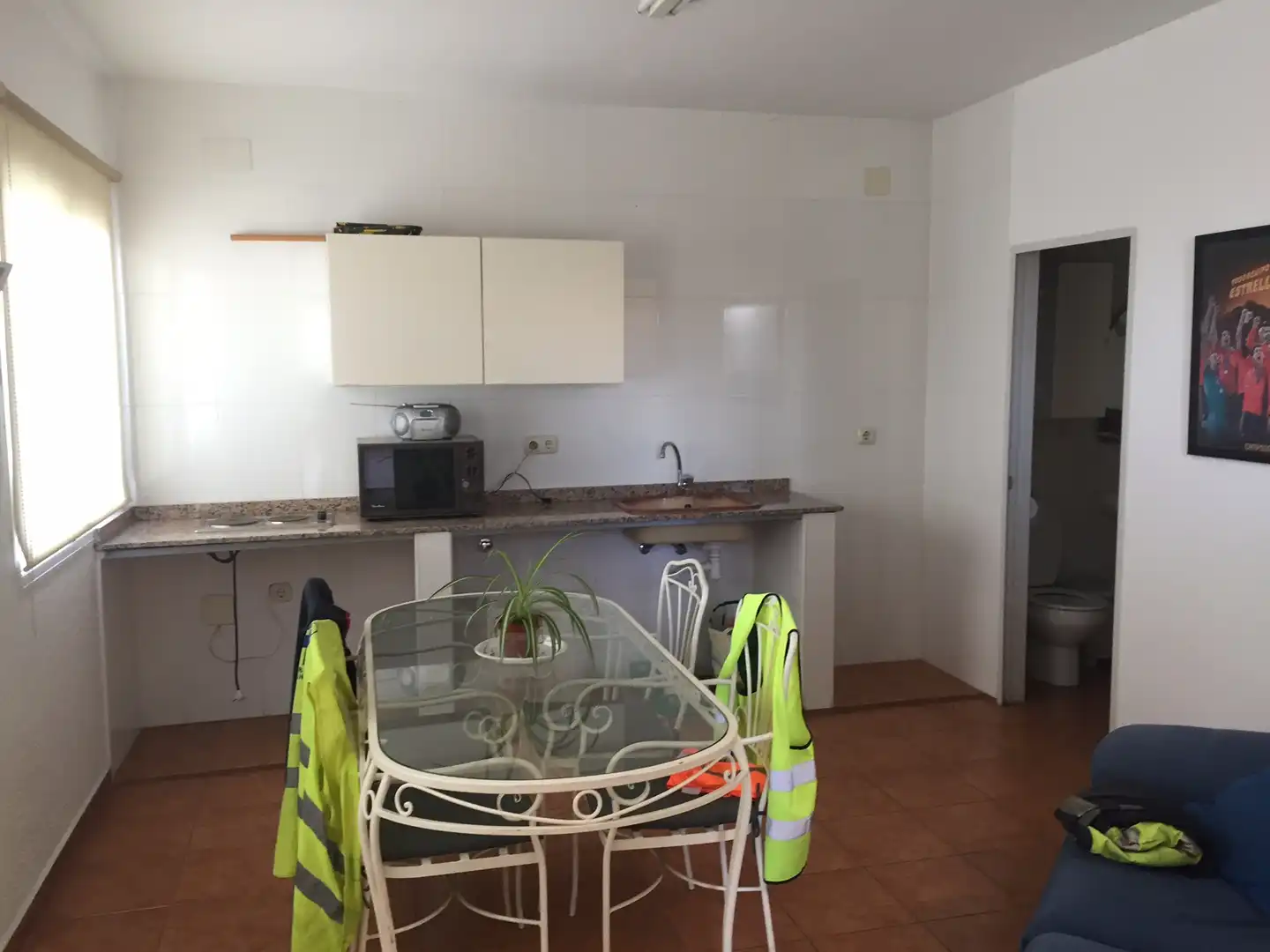 Cuina de Nau industrial de lloguer en Riba-roja de Túria amb Calefacció i Alarma