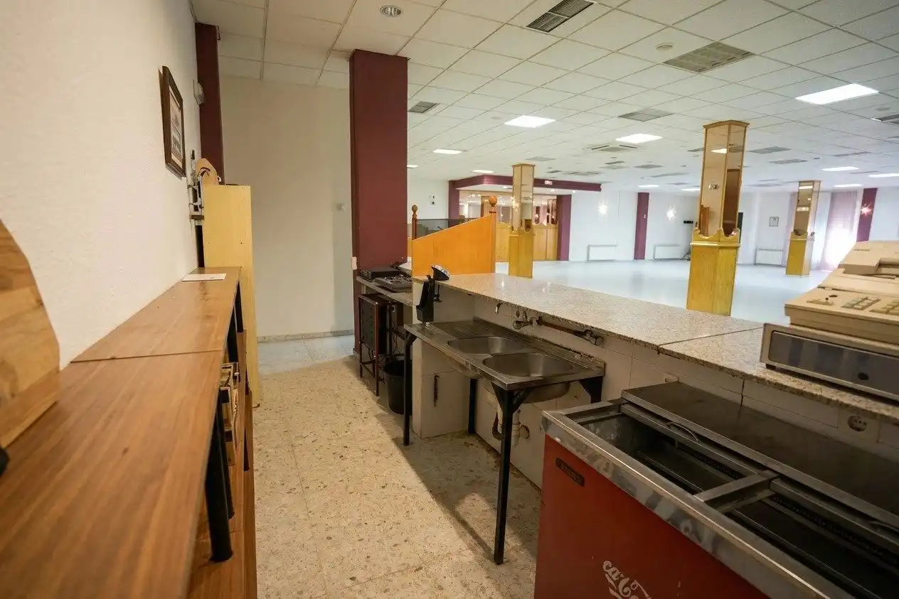 Cocina de Local en venta en Guadiana, Badajoz