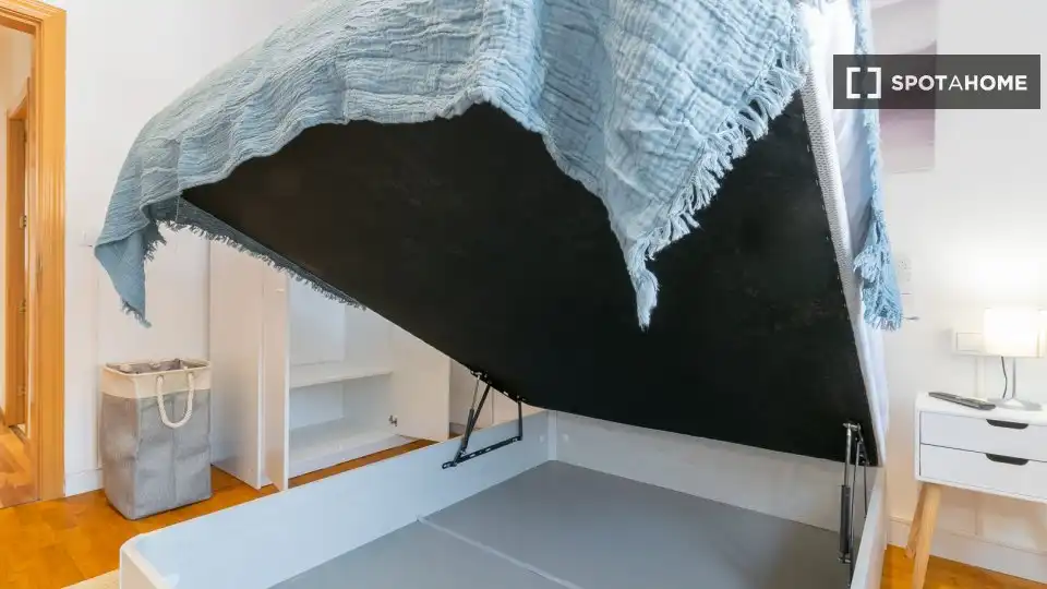 Room in Les Tres Torres