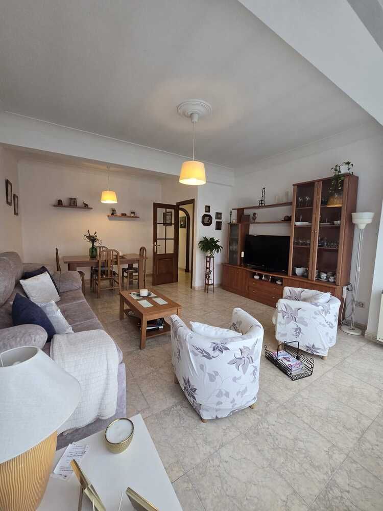 Sala d'estar de Pis en venda en Ferrol amb Calefacció