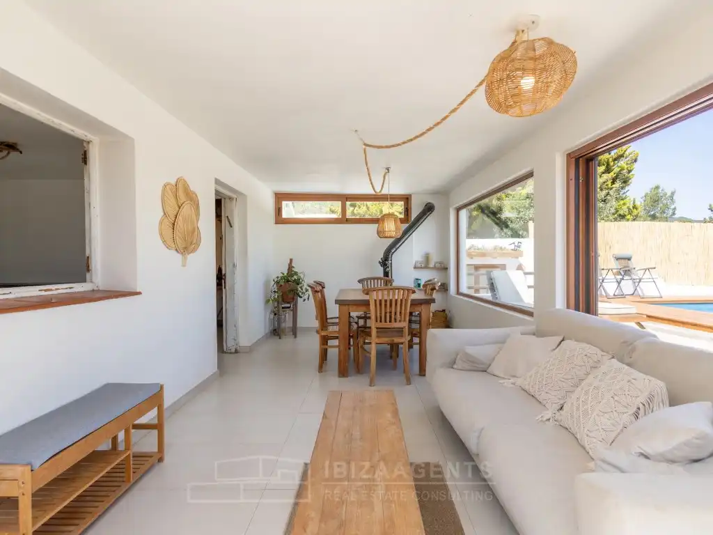 Living room of Houses for sale in Santa Eulària des Riu  with Air Conditioner, Terrace and TV