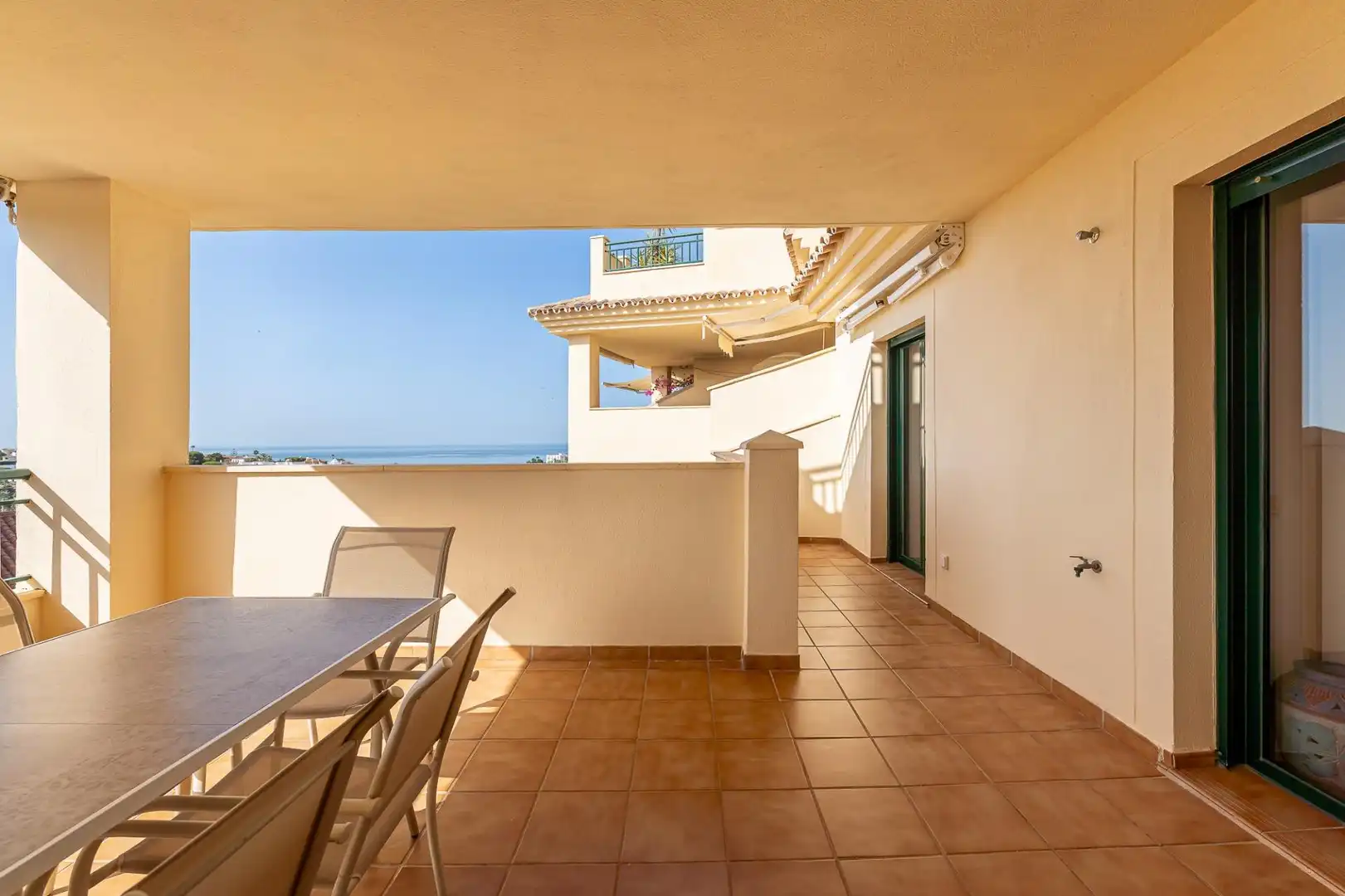 Terraza de Apartamento en venta en Benalmádena con Aire acondicionado, Calefacción y Jardín privado