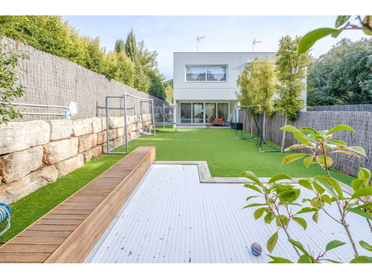 Terrassa de Casa adosada en venda en Matadepera amb Aire condicionat, Calefacció i Jardí privat