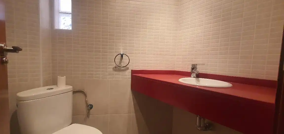 Bany de Casa adosada en venda en Hellín amb Aire condicionat, Calefacció i Parquet