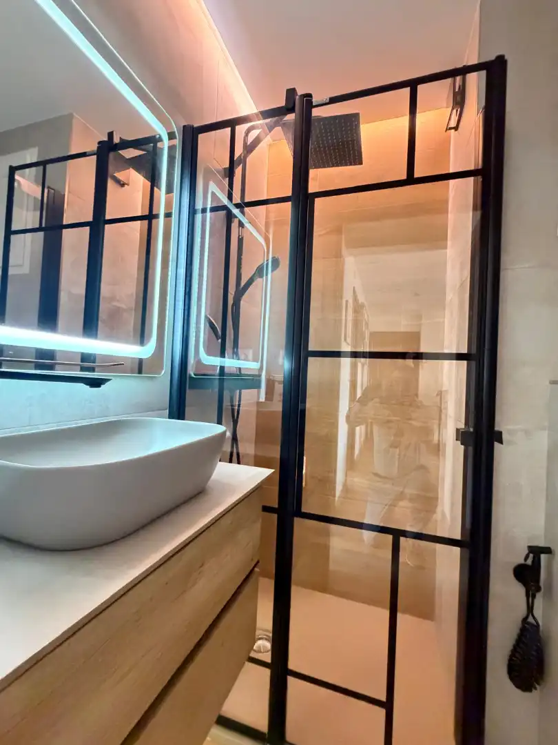 Baño de Piso de alquiler en Santander con Calefacción, Amueblado y Horno