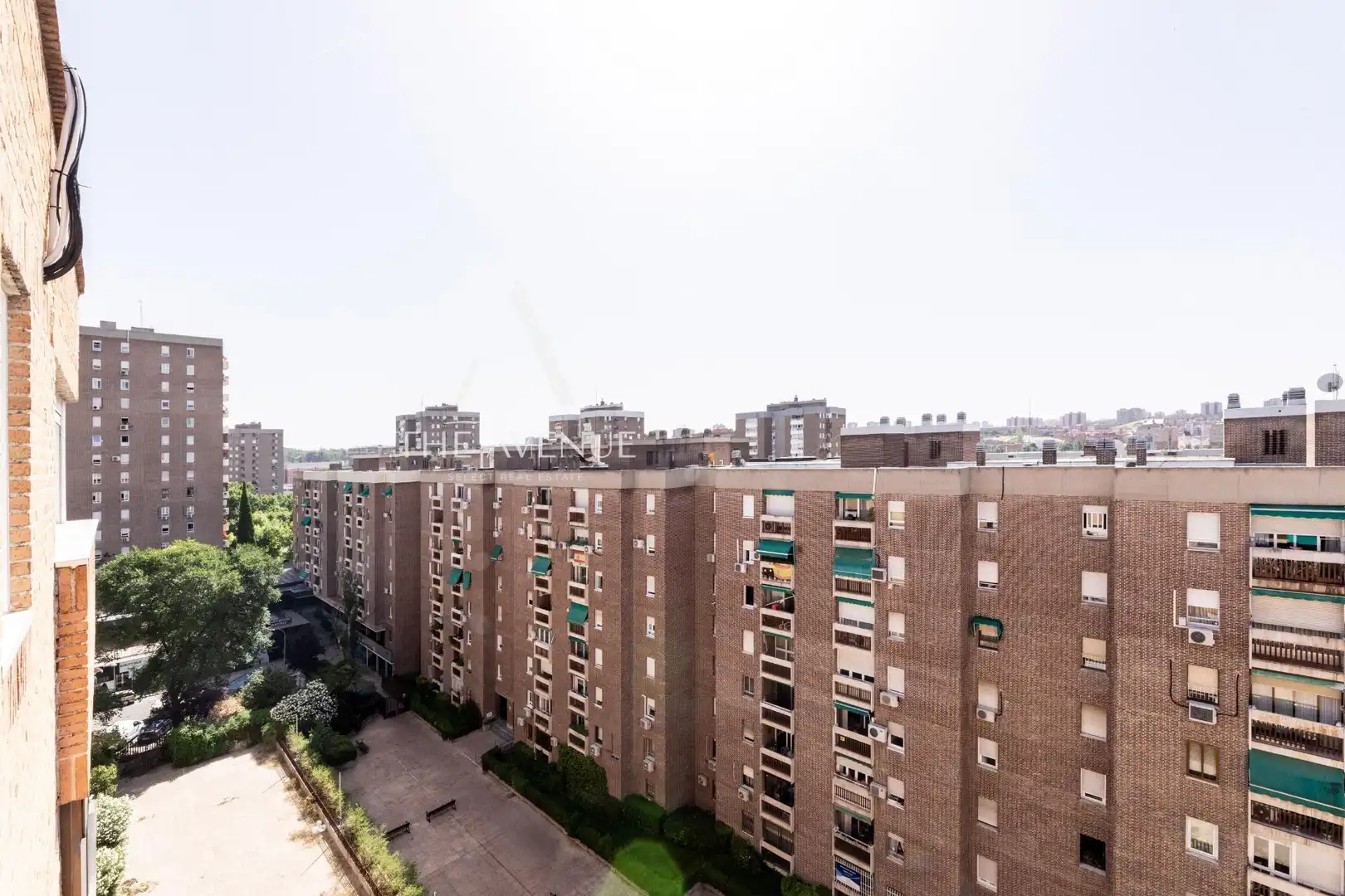 Vista exterior de Pis en venda en Madrid amb Calefacció, Terrassa i Traster