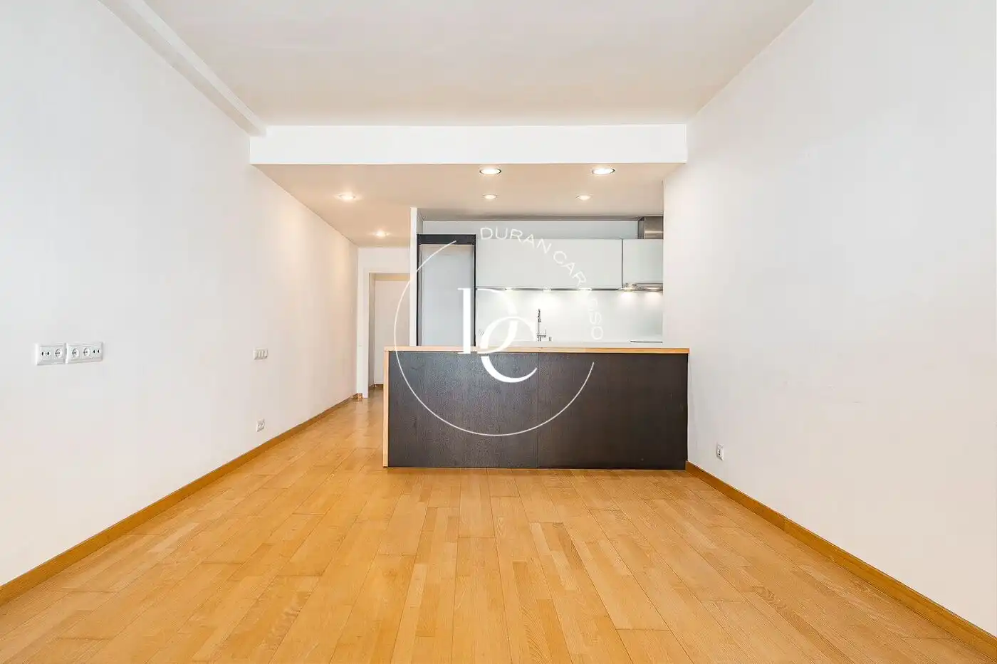 Küche von Dachboden zum Verkauf in Barcelona mit Klimaanlage, Heizung und Terrasse