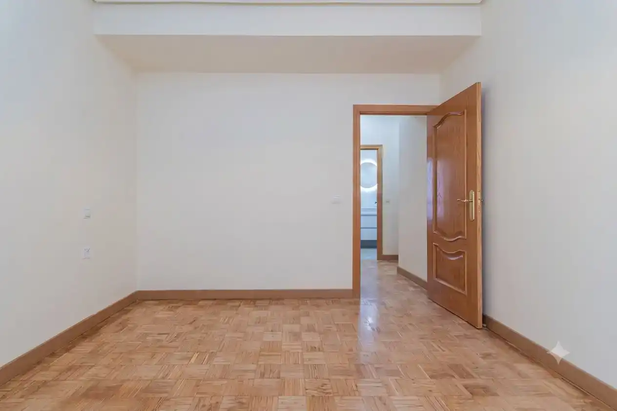 Schlafzimmer von Wohnung zur Miete in  Madrid Capital mit Klimaanlage
