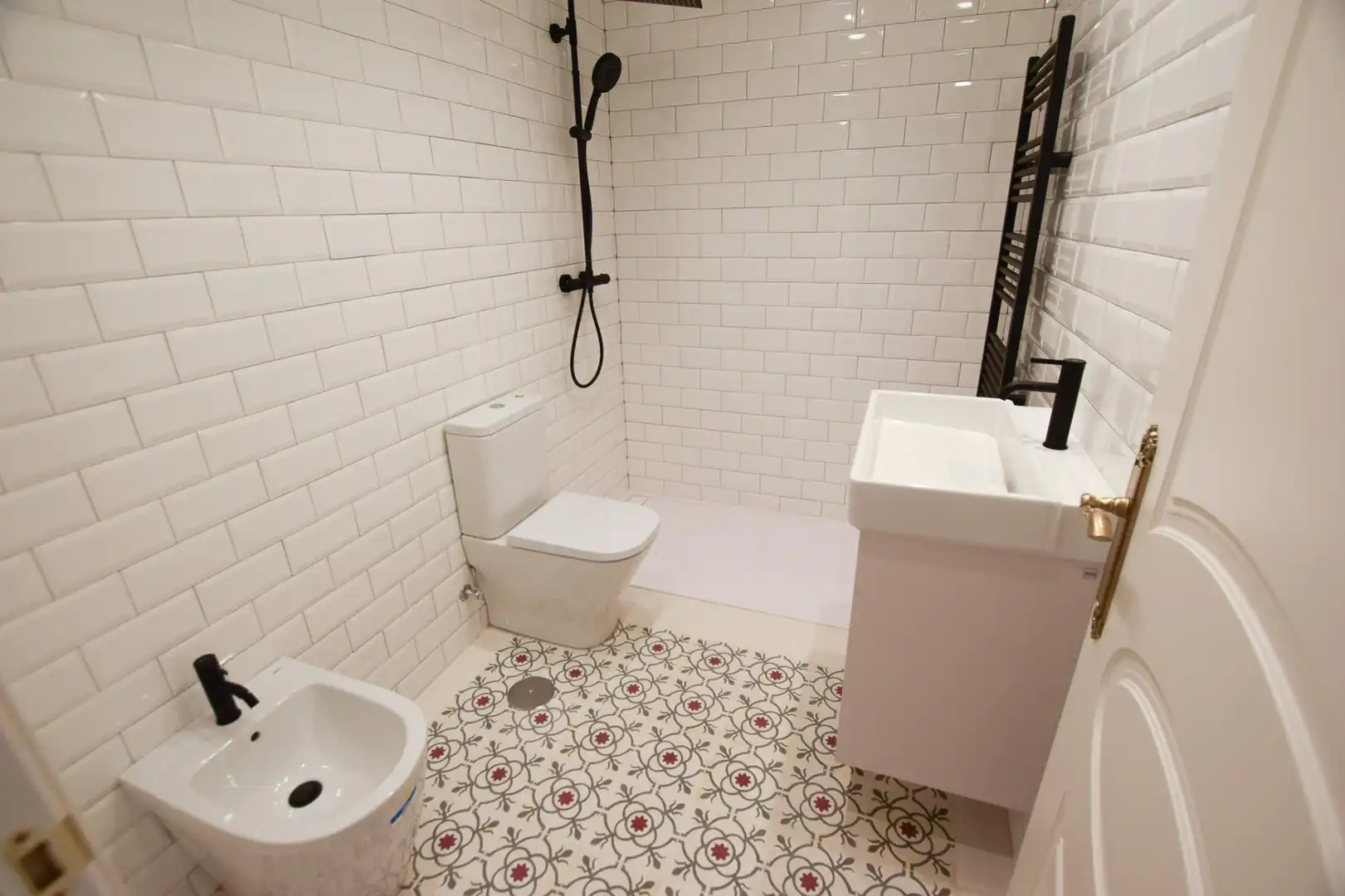 Bathroom of Detached homes for sale in Pozuelo de Alarcón  with Air Conditioner, Heating and Private garden