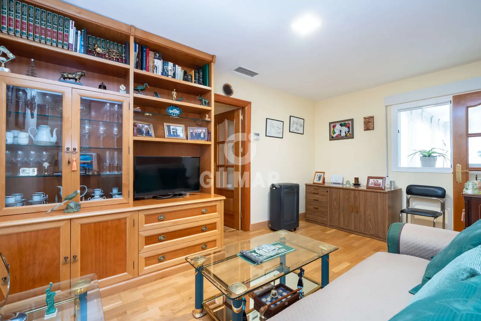 Sala de estar de Casa adosada en venta en Madrid con Calefacción, Jardín privado y Amueblado