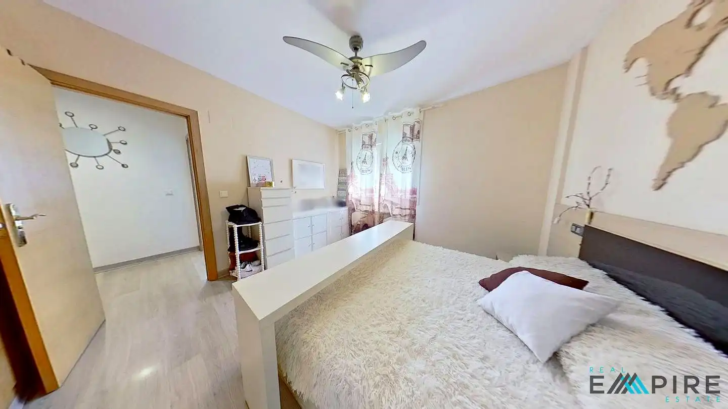 Habitación de Planta baja en venta en Parla Este