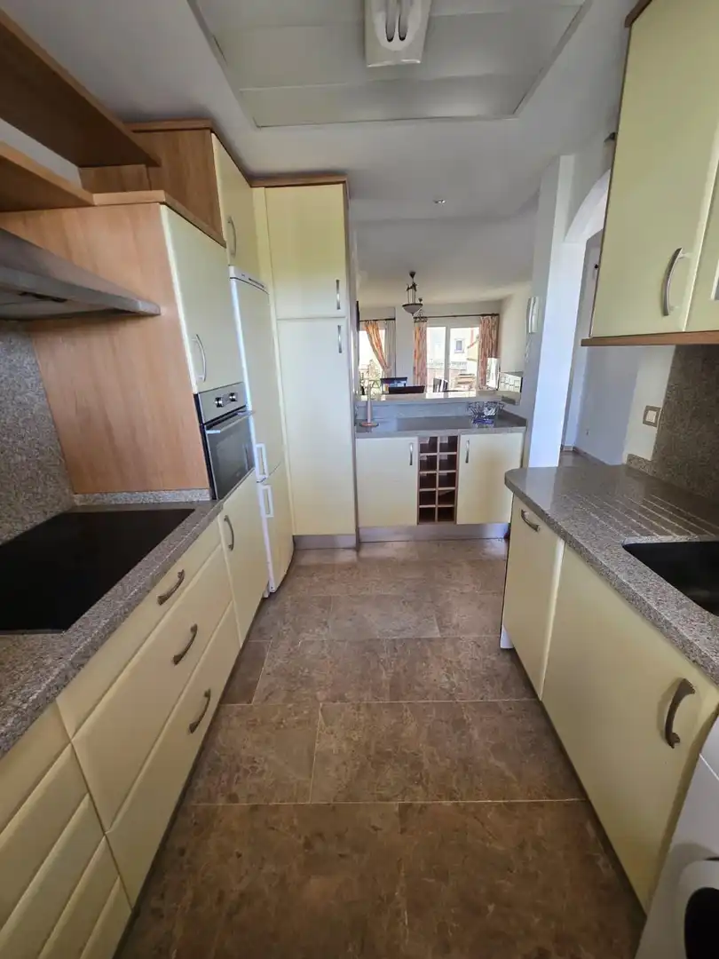 Küche von Wohnung zum Verkauf in Mijas mit Klimaanlage, Heizung und Privatgarten