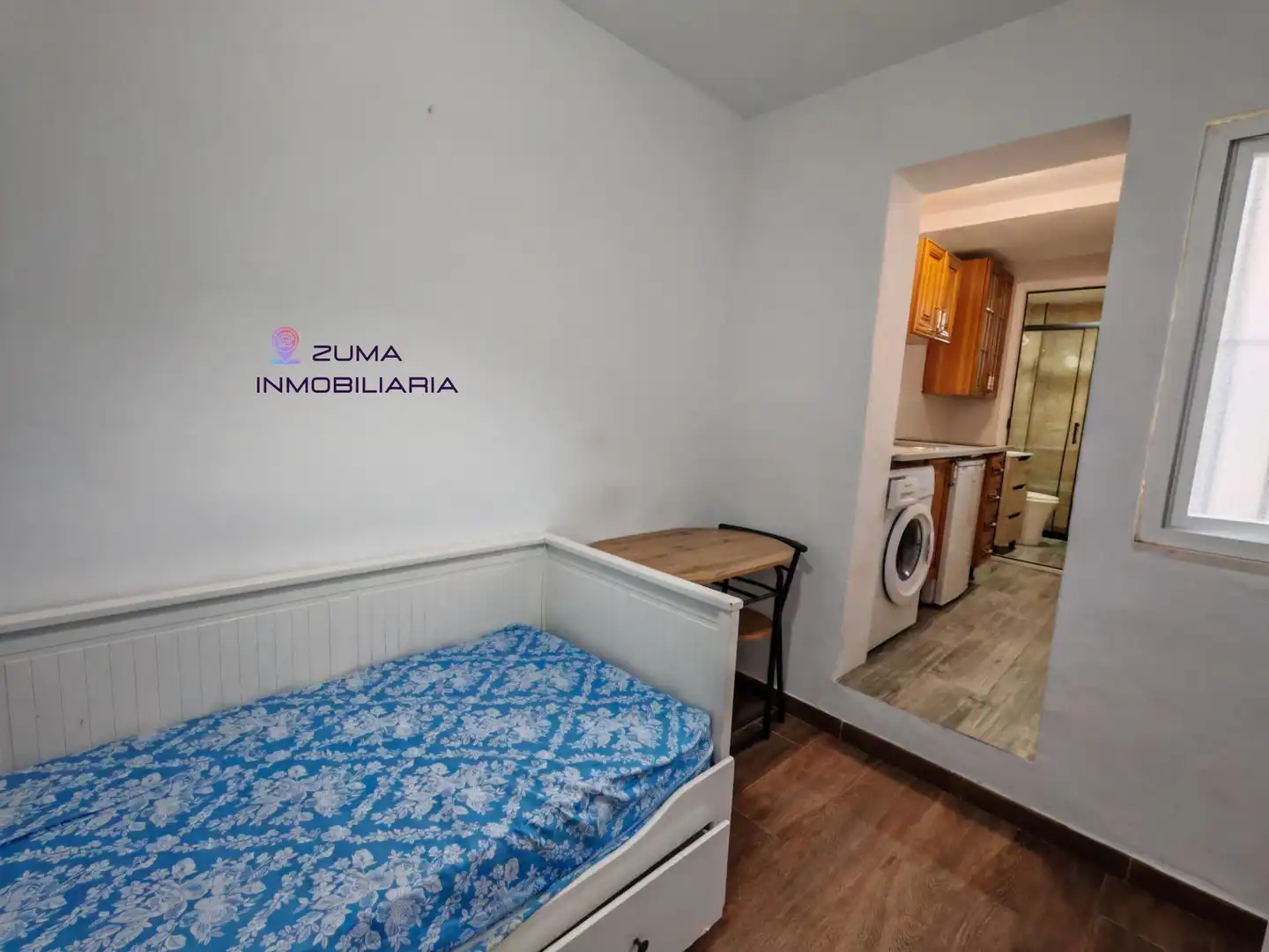 Habitación de Estudio de alquiler en Málaga con Amueblado