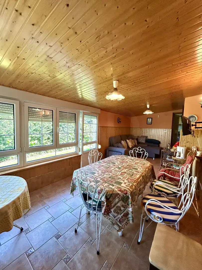 Comedor de Casa o chalet en venta en Villadangos del Páramo con Calefacción, Terraza y Piscina