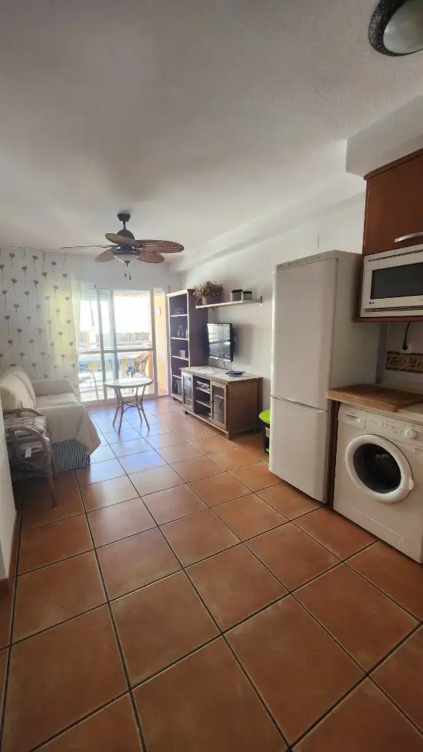 Dormitori de Àtic de lloguer en Torrox amb Aire condicionat, Calefacció i Terrassa