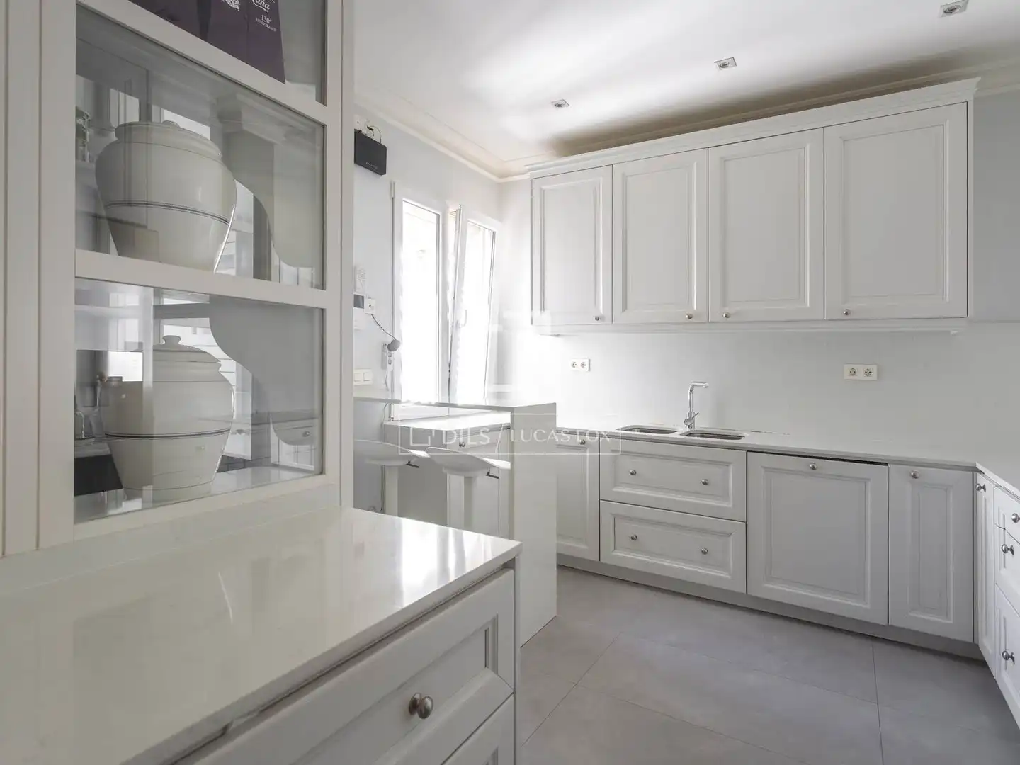 Kitchen of Attic for rent in Madrid  with Air Conditioner, Heating and Parquet flooring