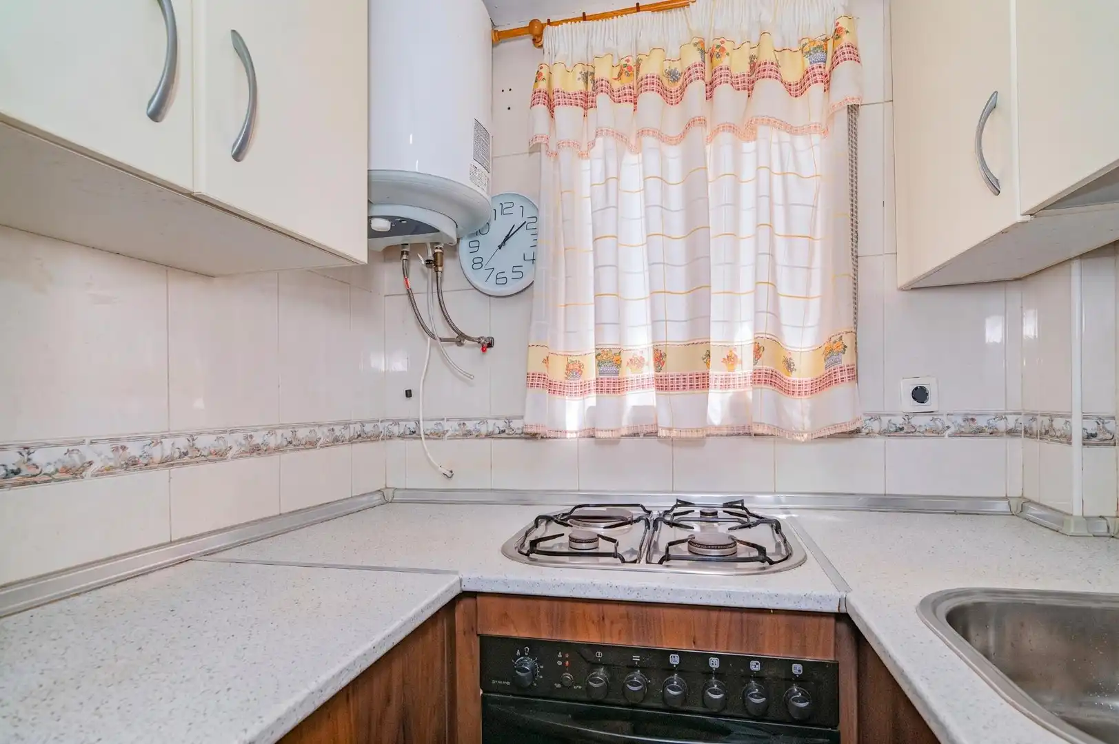 Cocina de Piso en venta en Granada con Calefacción, Trastero y Balcón