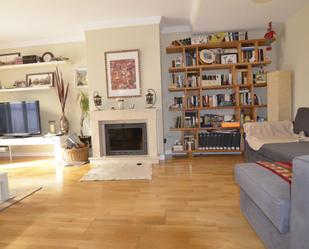 Living room of Single-family semi-detached for sale in Doñinos de Salamanca  with Heating, Terrace and Storage room