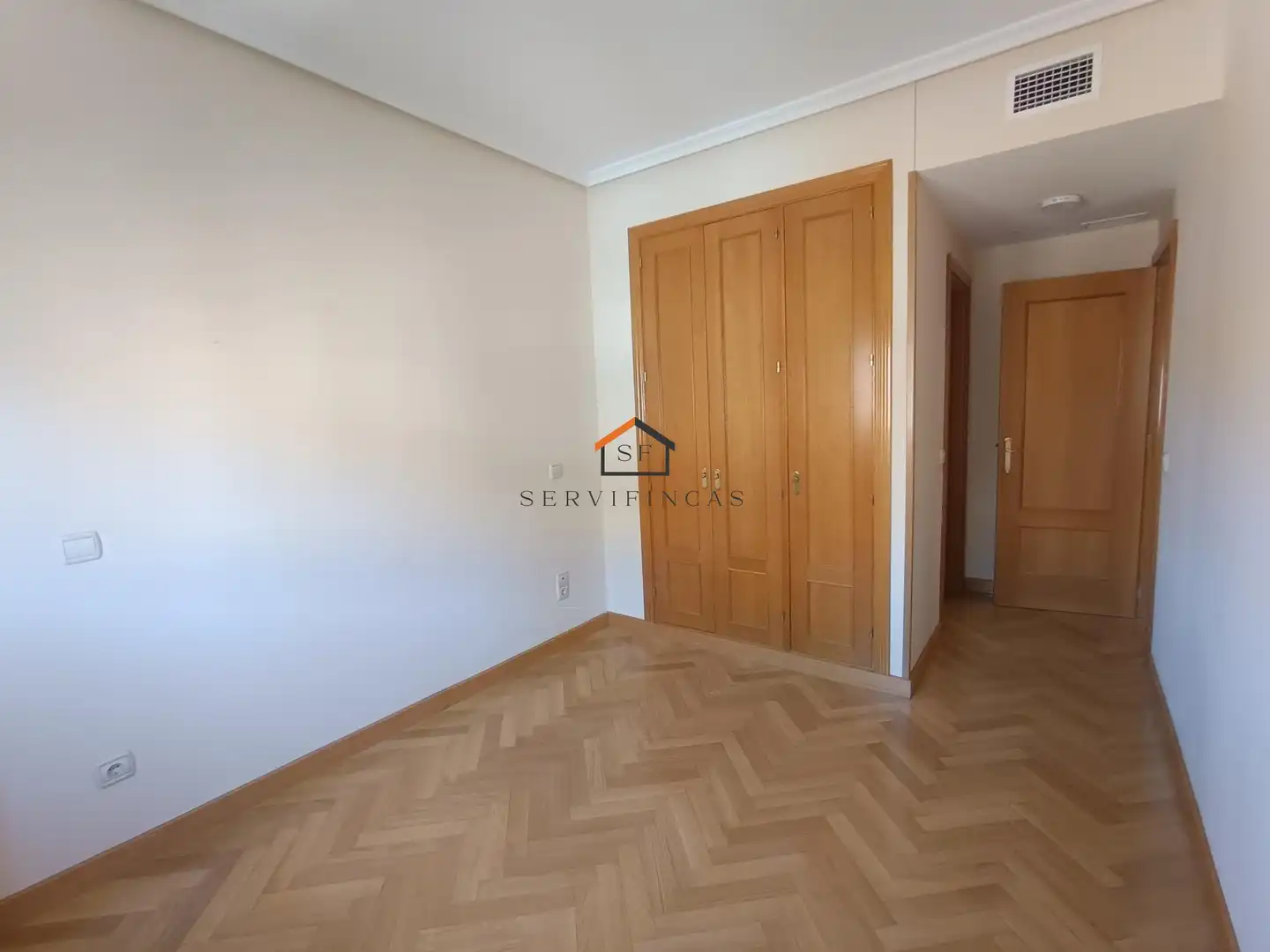 Bedroom of Flat for rent in Madrid  with Air Conditioner, Heating and Parquet flooring
