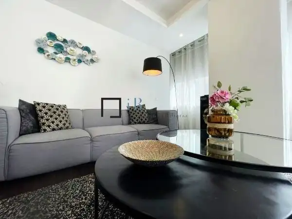 Sala d'estar de Pis en venda en Madrid amb Aire condicionat i Piscina