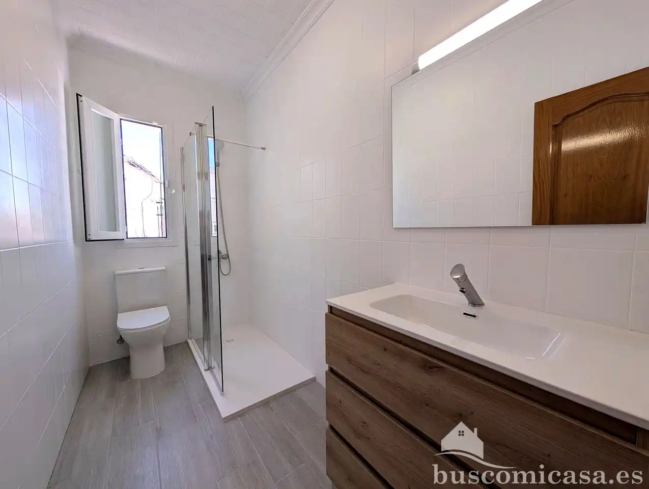 Baño de Piso de alquiler en Linares con Aire acondicionado, Calefacción y Terraza