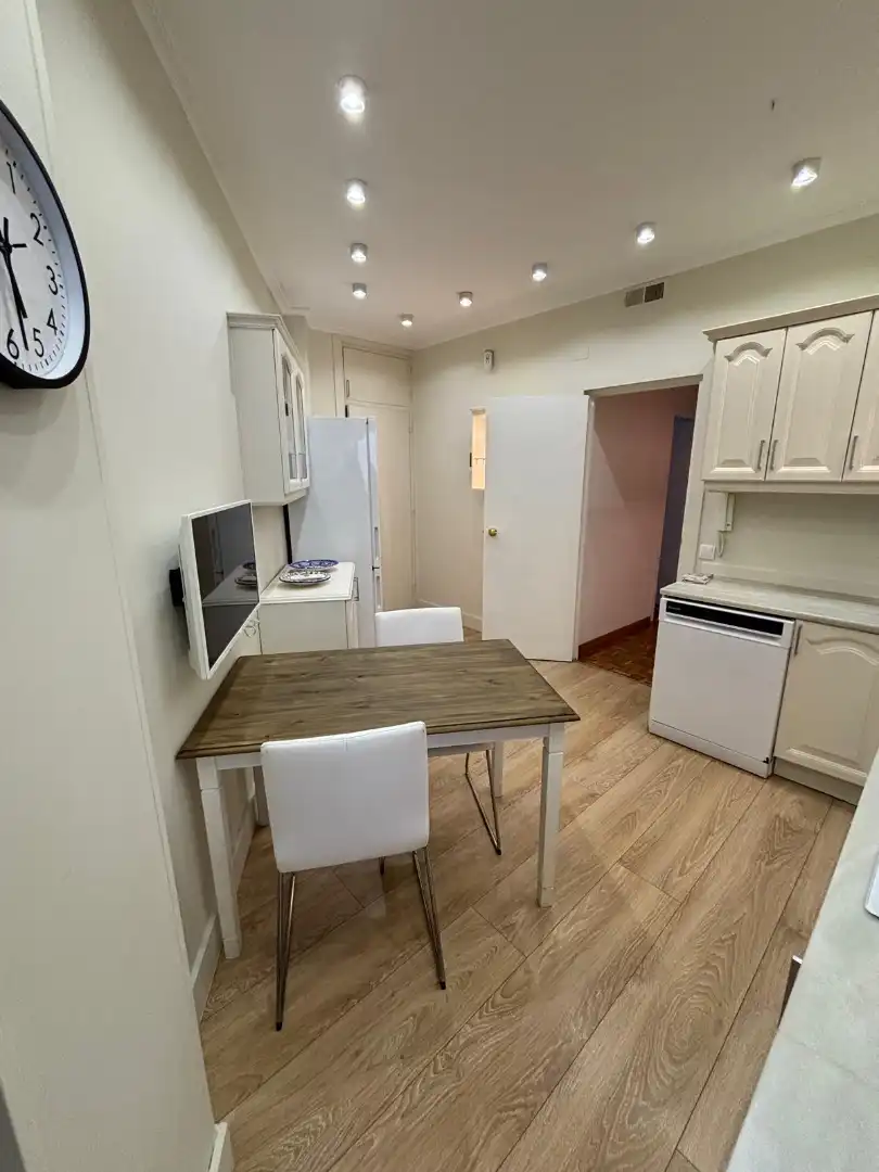 Appartamento con terrazza in affitto a Carrer del Mestre Antoni Nicolau, imagen 6
