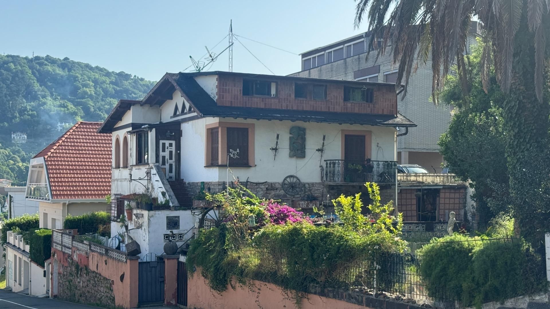 Exterior view of House or chalet for sale in Donostia - San Sebastián   with Heating, Terrace and Storage room
