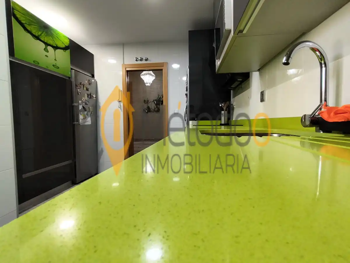 Cocina de Piso en venta en Sevilla con Aire acondicionado, Calefacción y Jardín privado