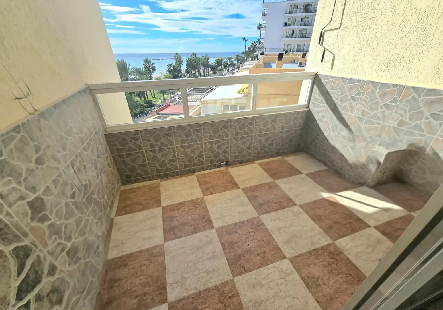 Vivienda con ascensor en venta en Puerto Marina, imagen 2
