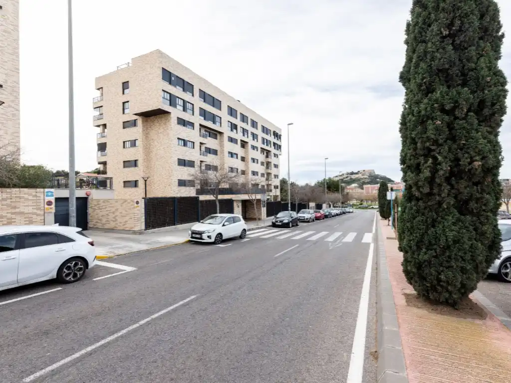 Vista exterior de Garatge en venda en Alicante / Alacant