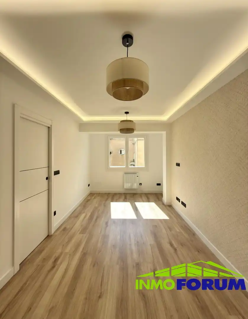 Piso en venta en A Coruña Capital  con Calefacción y Trastero