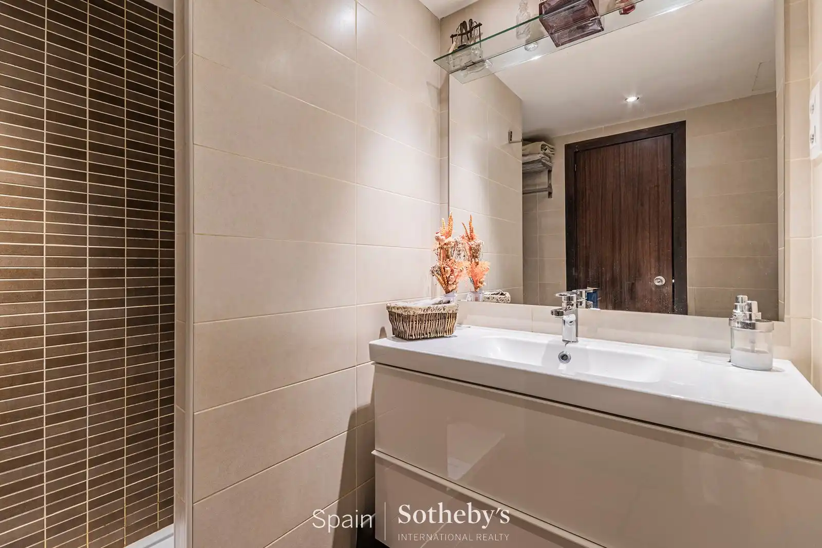 Bany de Apartament en venda en Barcelona amb Aire condicionat, Calefacció i Traster