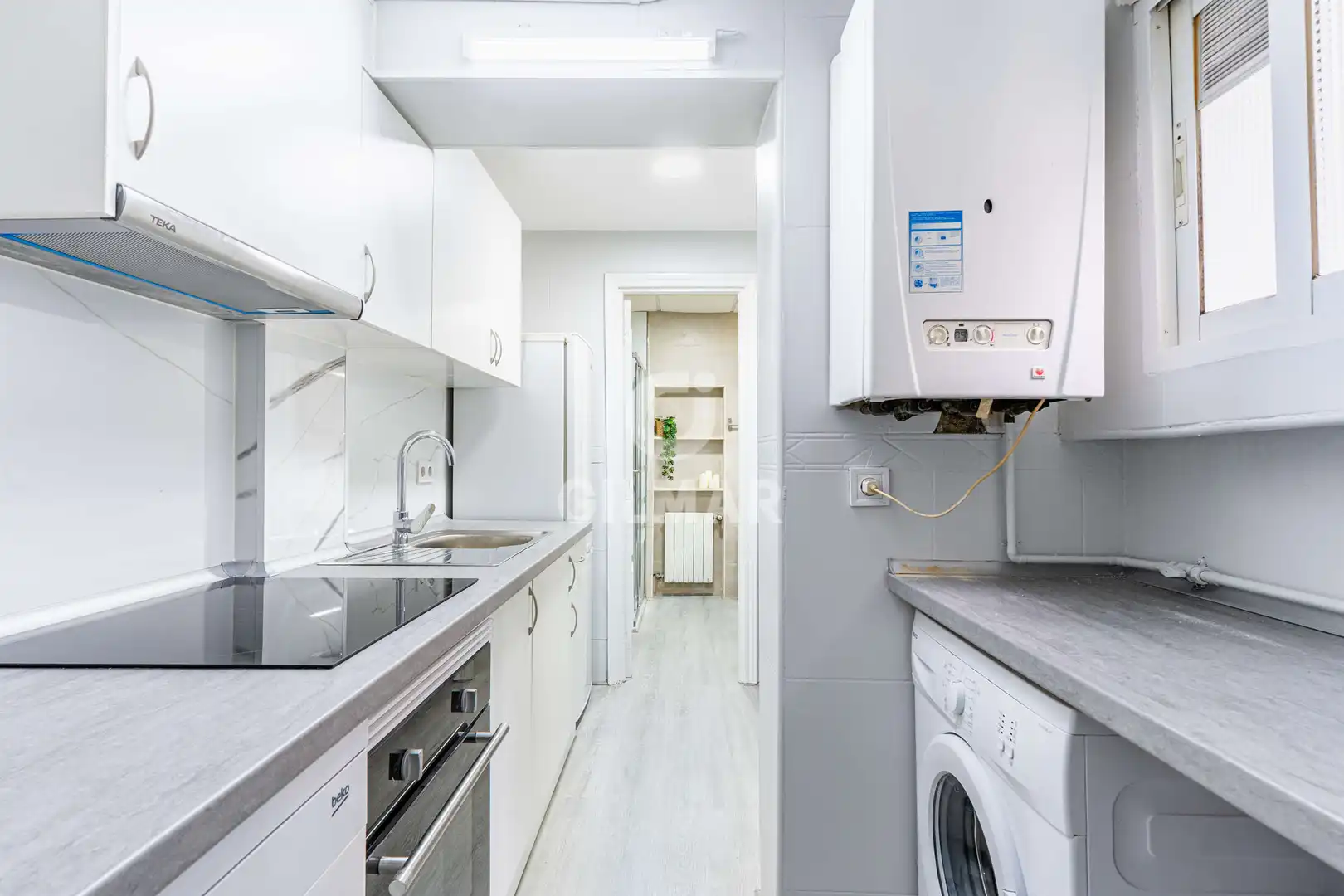 Cuina de Planta baixa en venda en Madrid amb Calefacció
