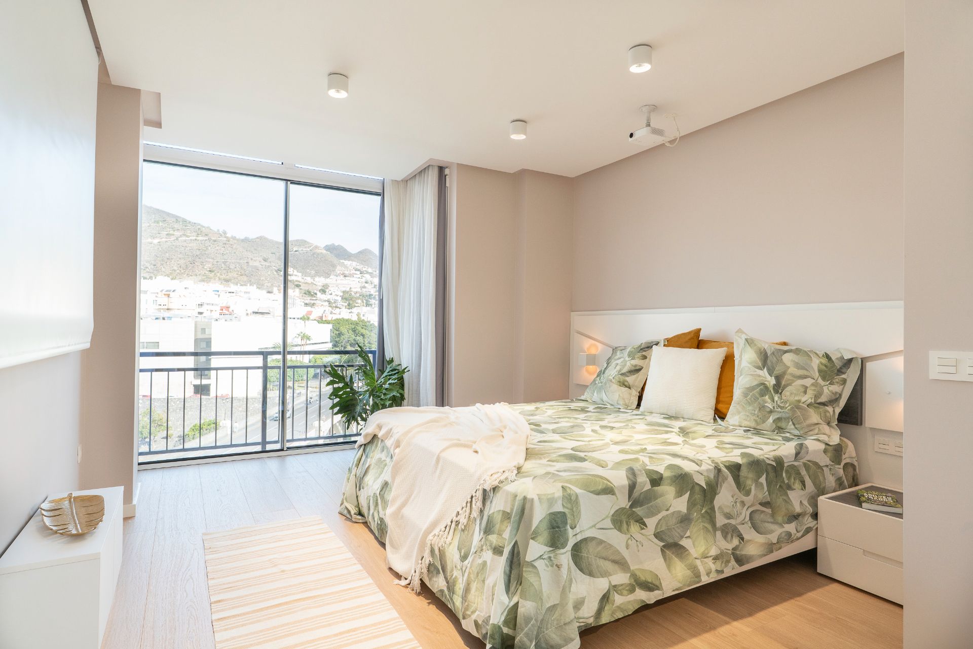 Bedroom of Flat to rent in  Santa Cruz de Tenerife Capital  with Furnished, Oven and Washing machine