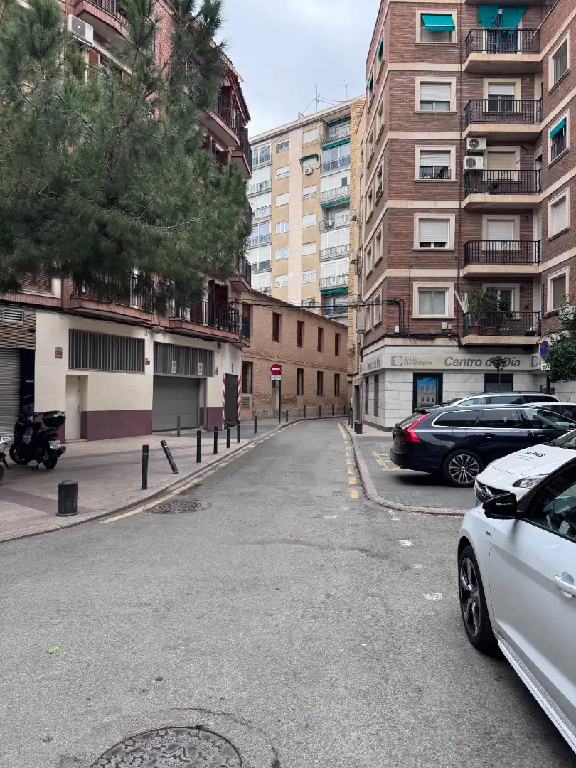 Vista exterior de Local en venda en Murcia amb Aire condicionat