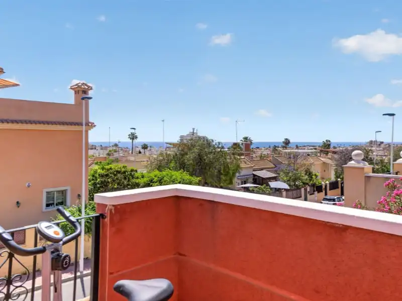 Casa aparellada amb terrassa en venda a Nueva Torrevieja - Aguas Nuevas, imagen 25