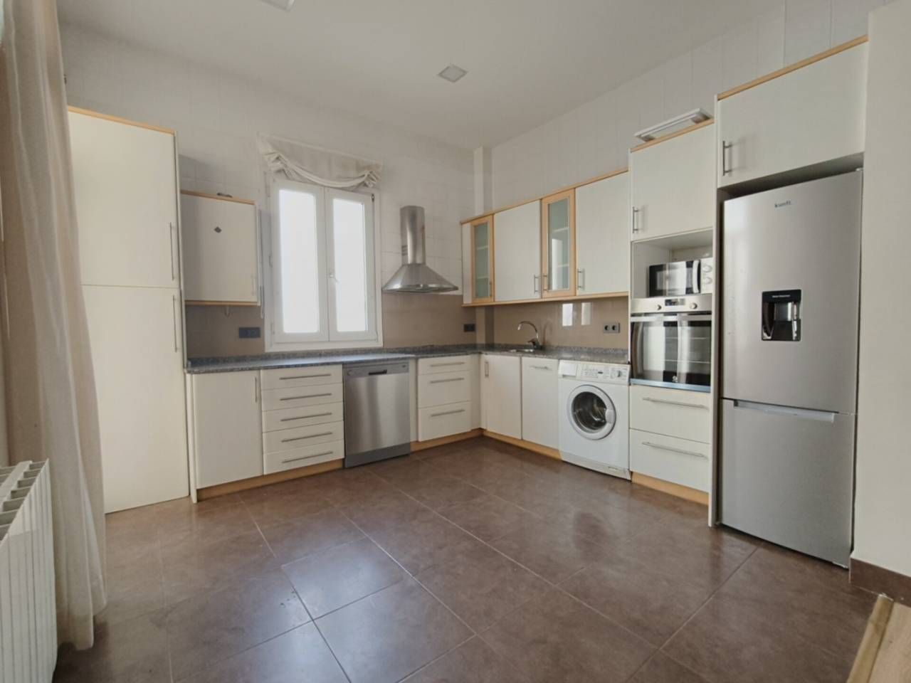 Cocina de Piso en venta en Bilbao  con Calefacción, Trastero y Amueblado