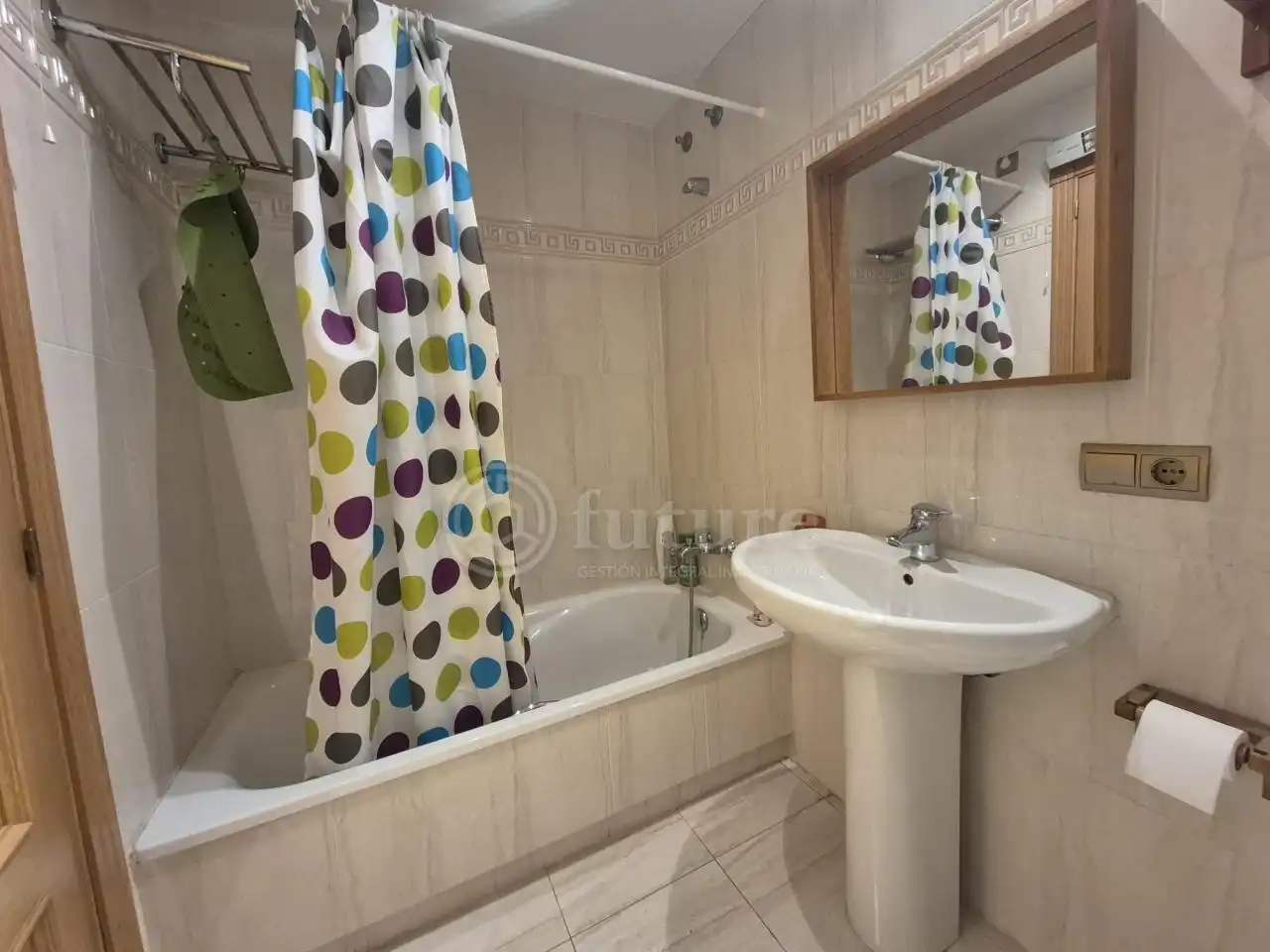 Bathroom of Study for sale in Salamanca  with Heating, Terrace and Furnished