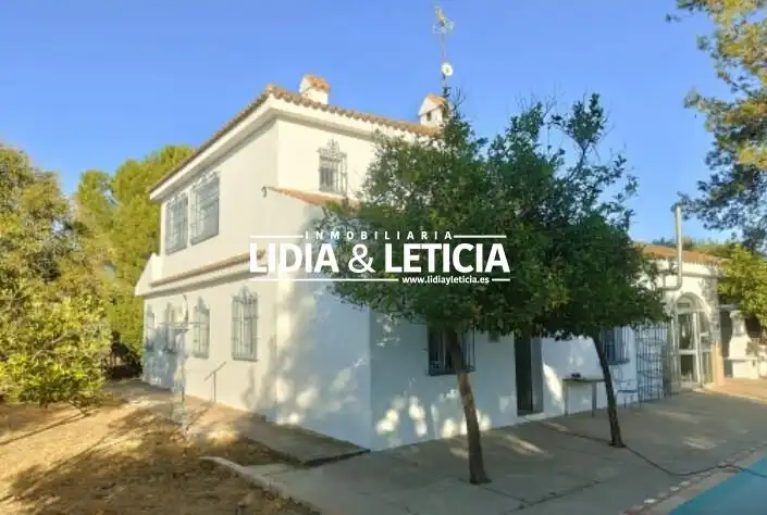 Exterior view of Houses for sale in El Viso del Alcor  with Private garden, Swimming Pool and Furnished
