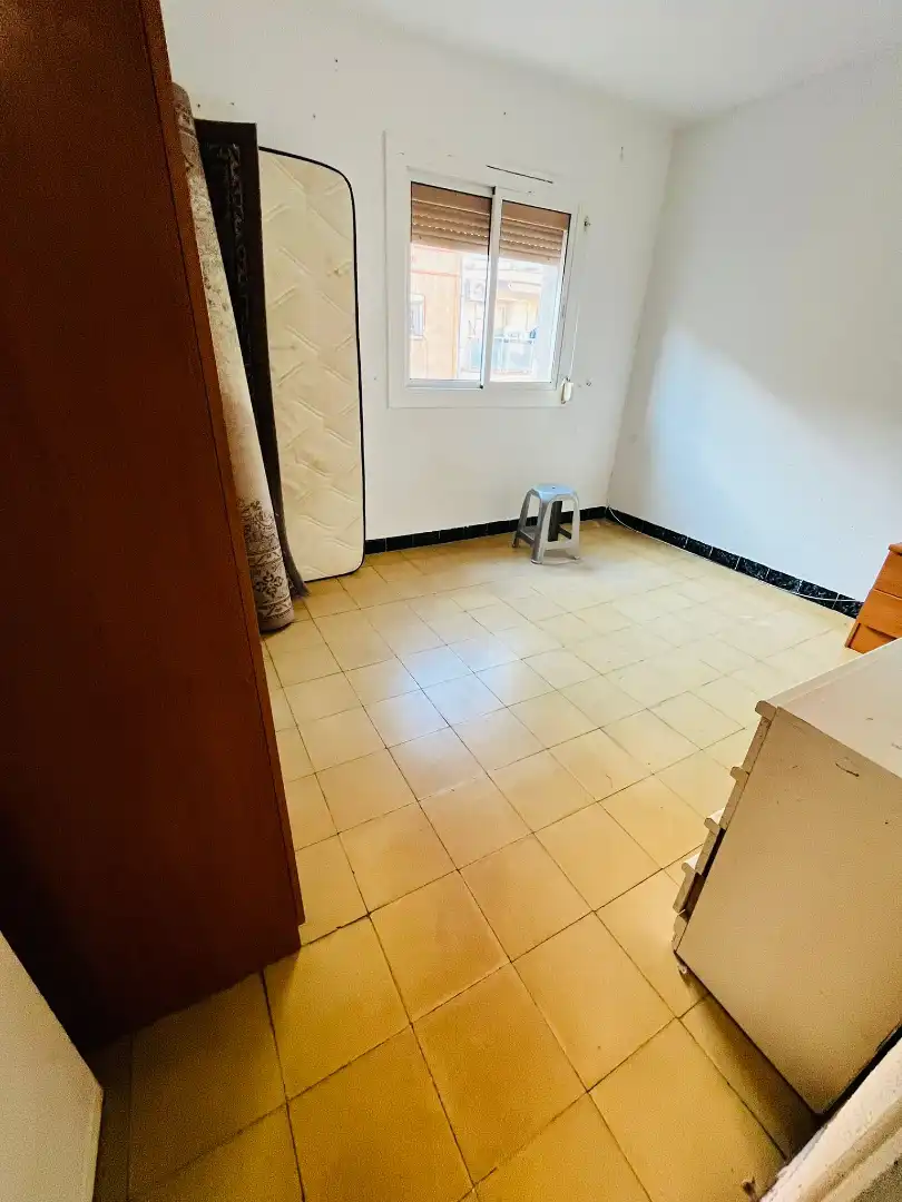 Dormitori de Pis en venda en L'Hospitalet de Llobregat amb Alarma