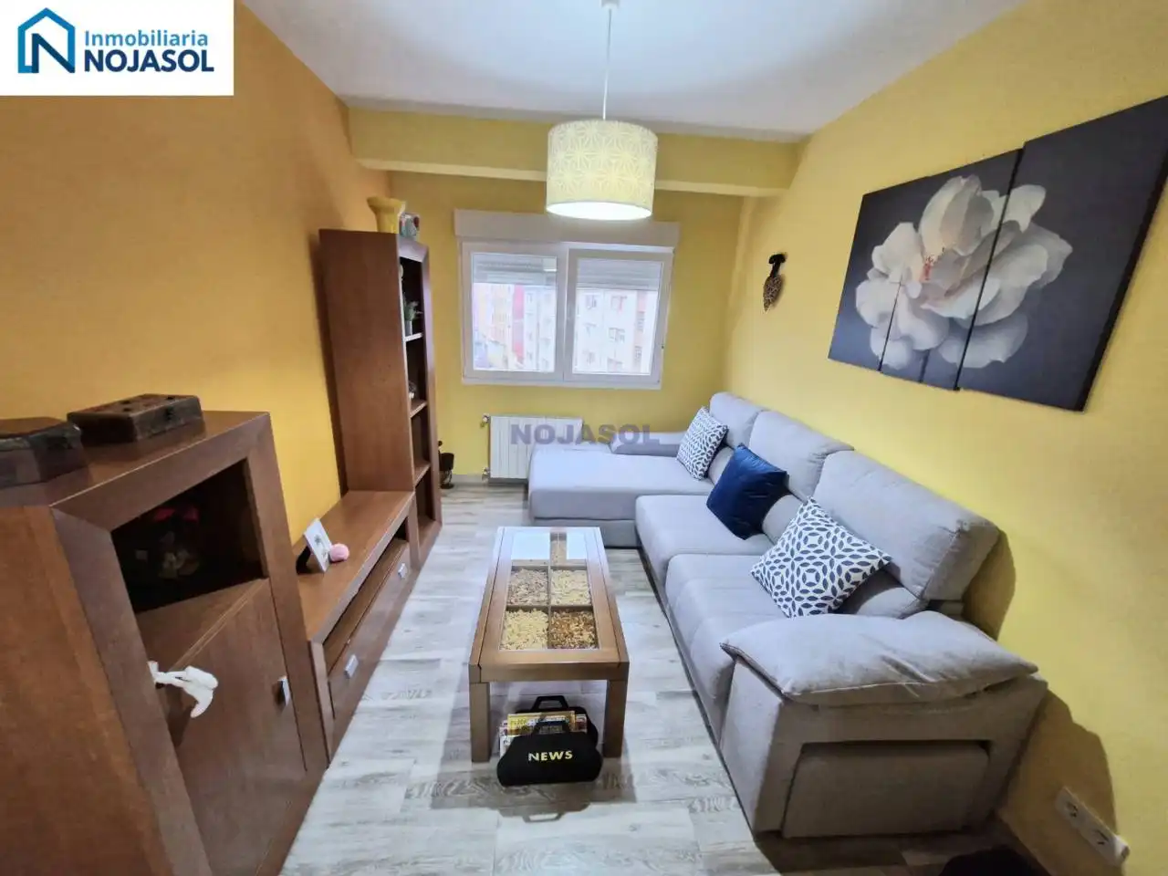 Sala d'estar de Pis en venda en Santoña amb Calefacció, Parquet i Terrassa