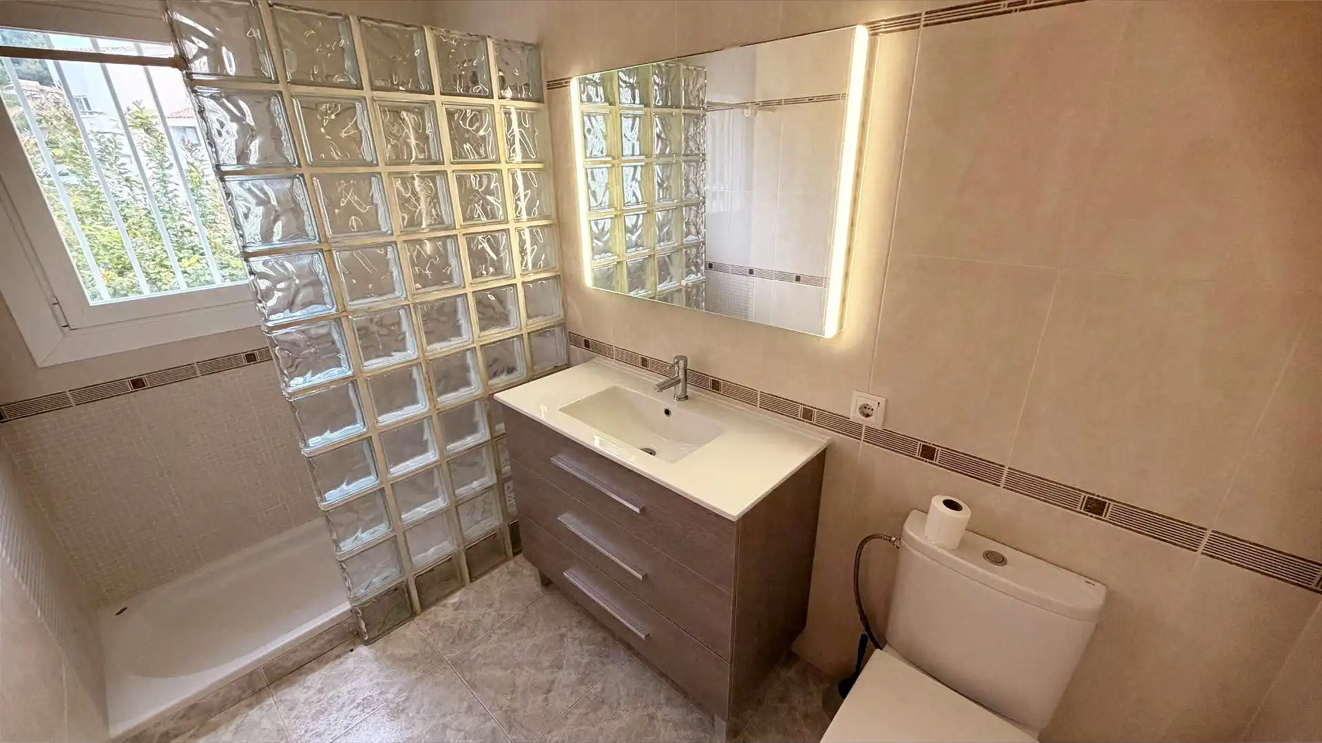 Bathroom of Detached homes for rent in Calvià  with Terrace, Storage room and Community pool
