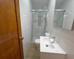 Bany de Pis de lloguer en Vigo  amb Jardí privat, Parquet i Moblat